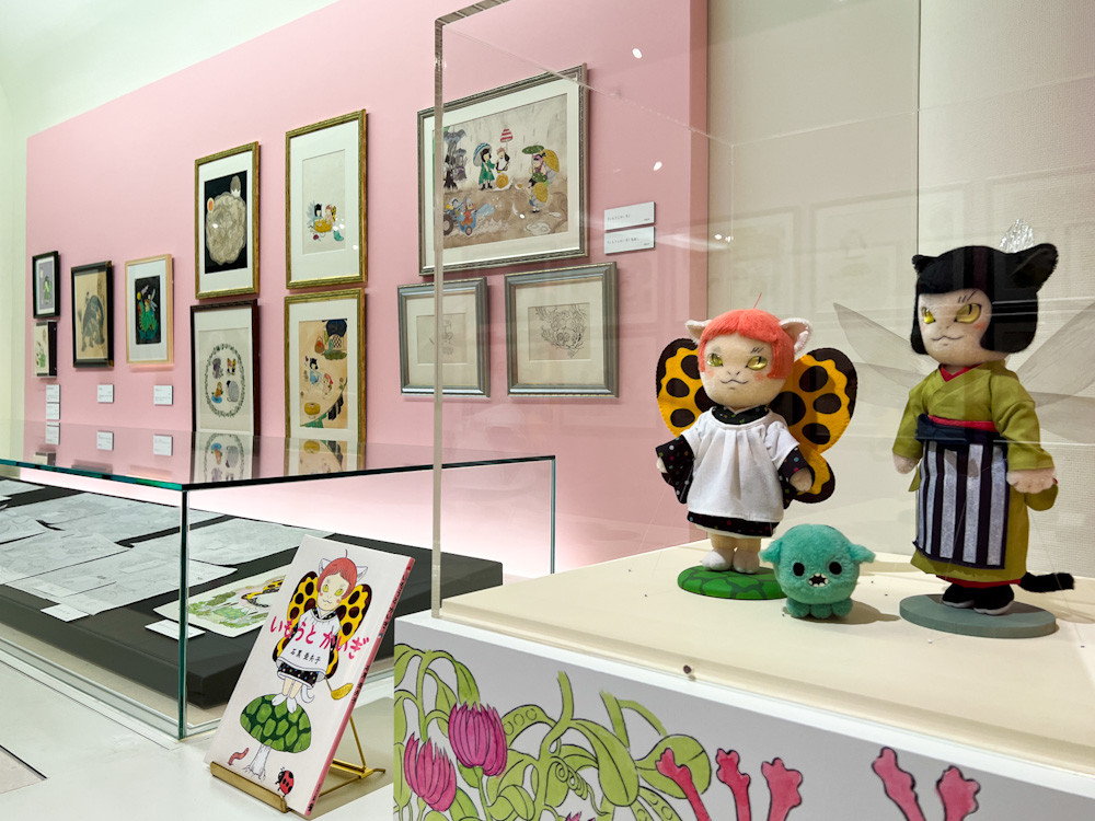 世田谷文学館「石黒亜矢子展 ばけものぞろぞろ ばけねこぞろぞろ」会場