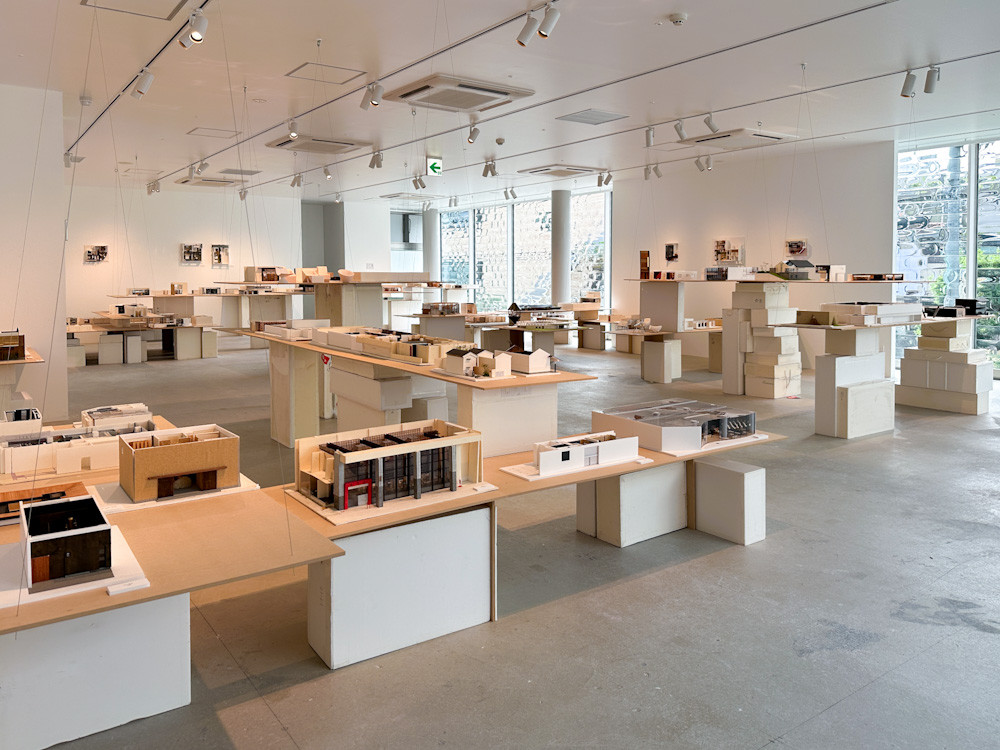 IDÉALビル LIGHT BOX ATELIER / SEMPRE「ハシモトユキオノモケイ展」