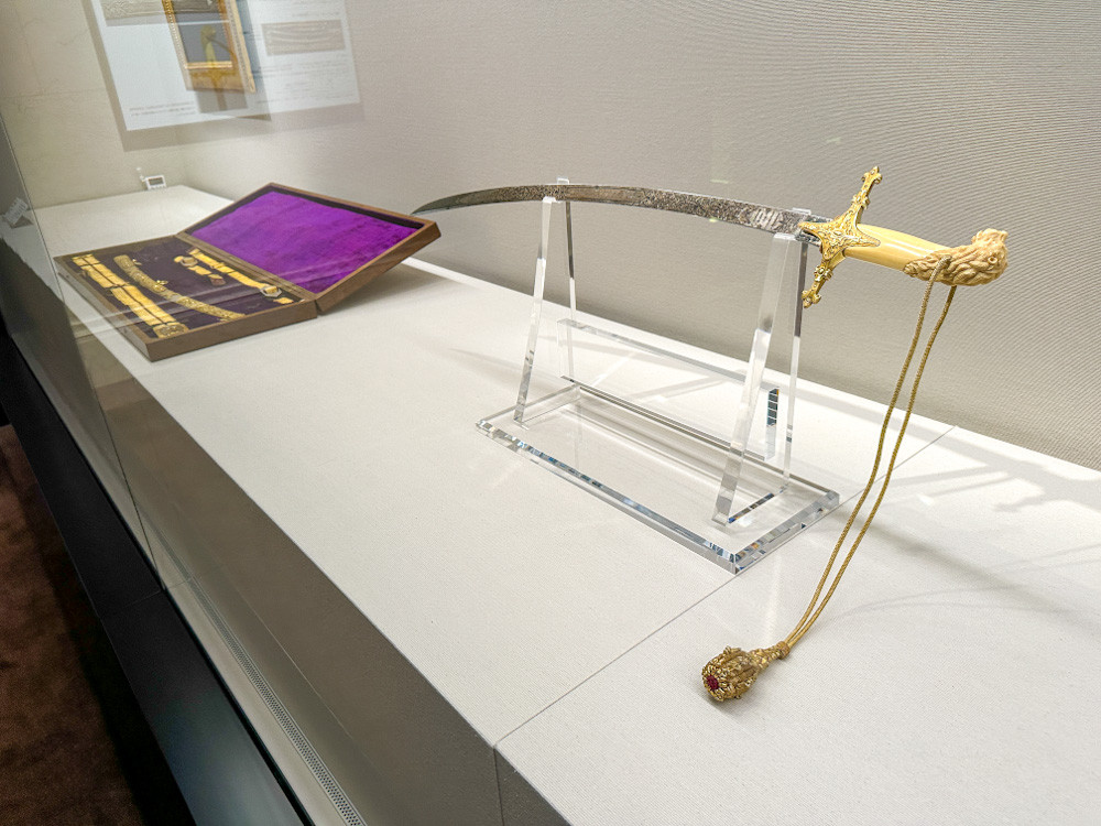 静嘉堂文庫美術館「サムライのおしゃれ ― 印籠・刀装具・風俗画 ―」会場