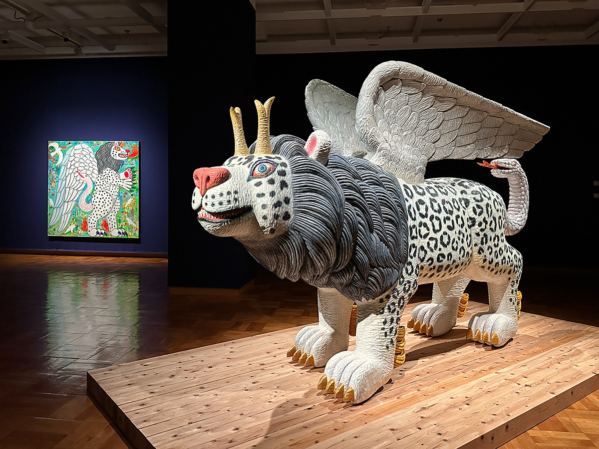 千葉市美術館「三沢厚彦　ANIMALS／Multi-dimensions」会場より　（右手前）《Animal 2020-03》2020年