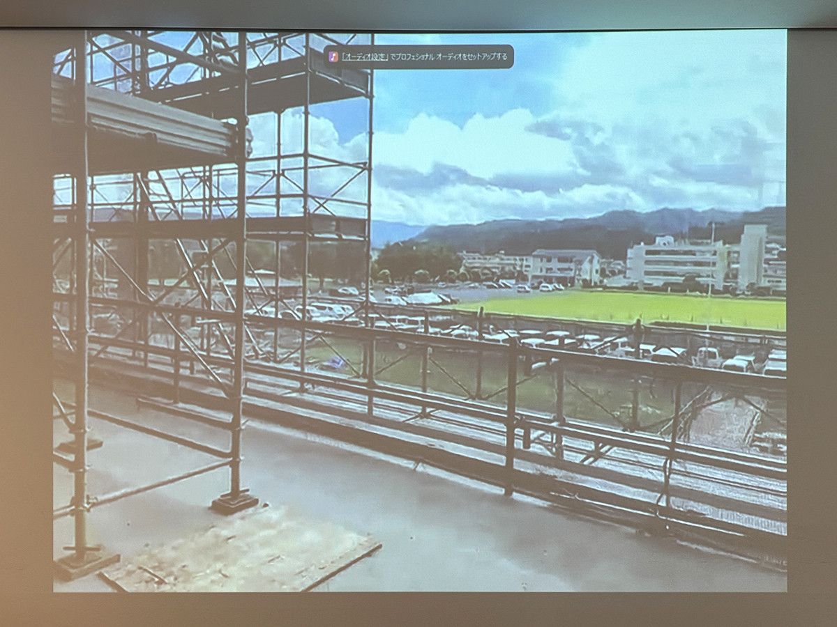 鳥取県立美術館 現場からのオンライン中継より 建物から南側の公園を臨む