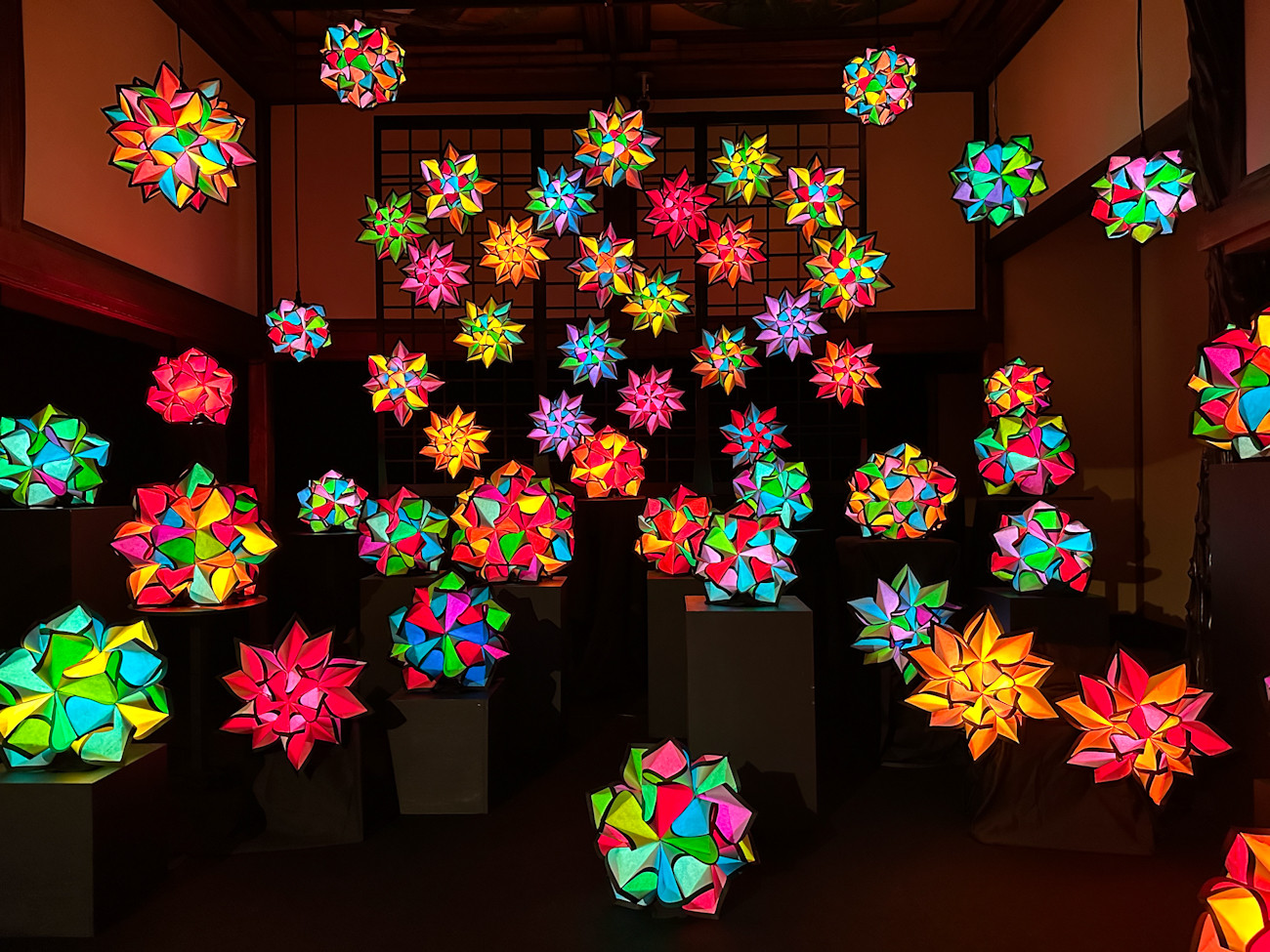 ホテル雅叙園東京「百段階段」「和のあかり×百段階段2023 ~極彩色の百鬼夜行~」会場