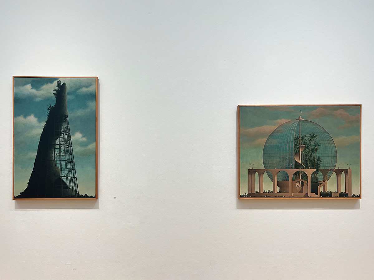 (左から)《Nowhere-1 世界の外に立つ世界1》 1993年 東京オペラシティ アートギャラリー蔵 / 《Land-Escape 12 堺景12》 1992年 個人蔵