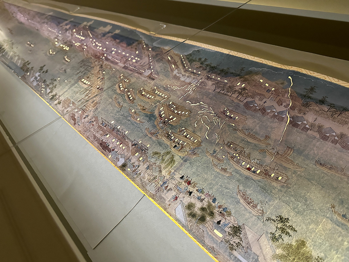 江戸東京博物館 館外展示「隅田川-江戸時代の都市風景」️会場より 《隅田川風物図巻》(複製・影からくり絵)18世紀中頃 東京都江戸東京博物館蔵
