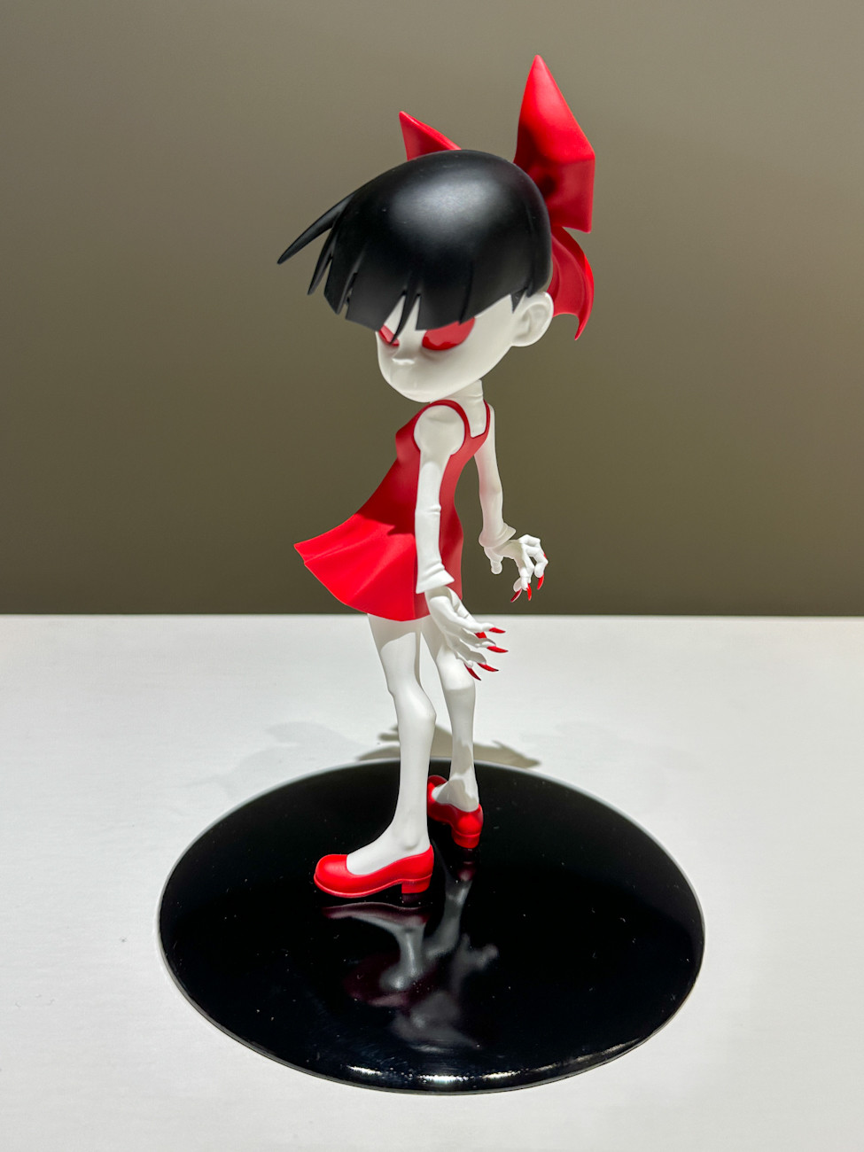 「ゲゲゲの鬼太郎トリビュートアート展 鬼太郎EXPO」会場より 髙橋晋太郎(合同会 社ToToY)《CAT GIRL》