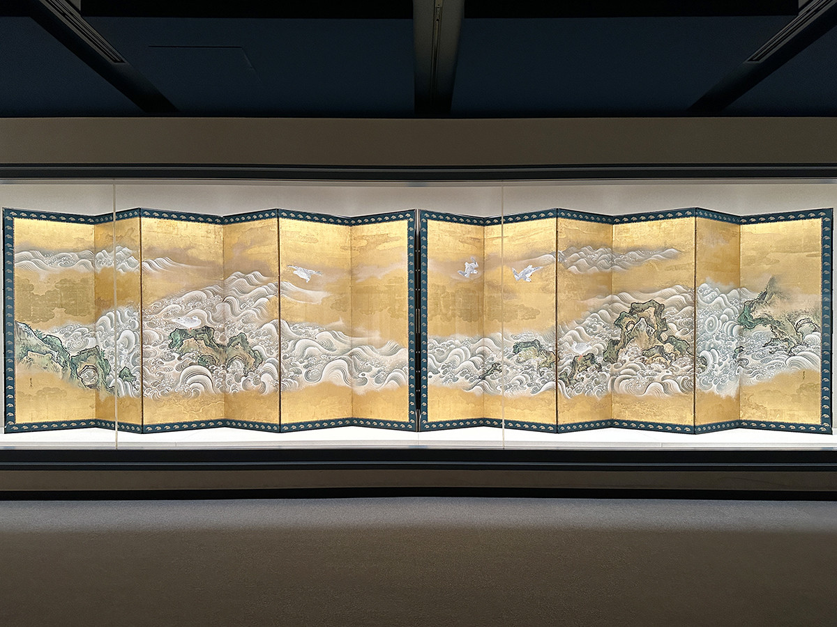 出光美術館「日本の美・鑑賞入門 しりとり日本美術」会場より 《波濤小禽図屏風》狩野常信 江戸時代 出光美術館