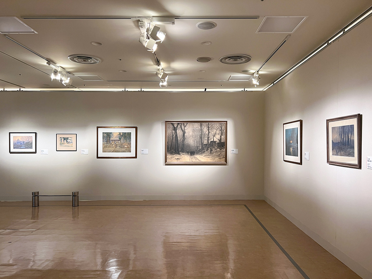 日本橋髙島屋 S.C. 本館8階ホール「高野光正コレクション 発見された日本の風景」会場 (左から)笠木治郎吉《牡蠣を採る少女》 / 《花を持つ少女》高野光正コレクション