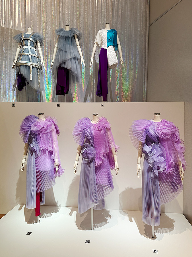 兵庫県立美術館「Perfume COSTUME MUSEUM」会場風景 第3章「『未来』を超えて」