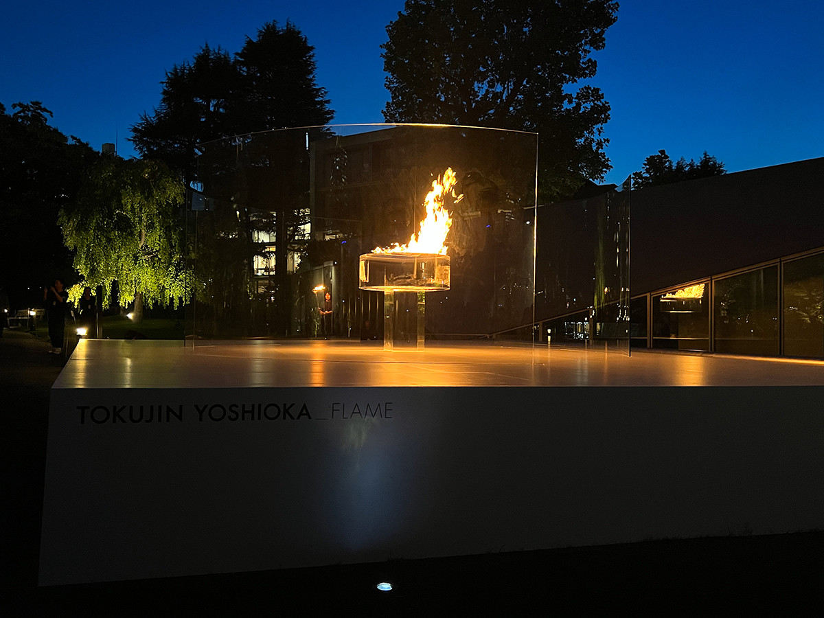 「炎のモニュメント ― ガラスの炬火台」