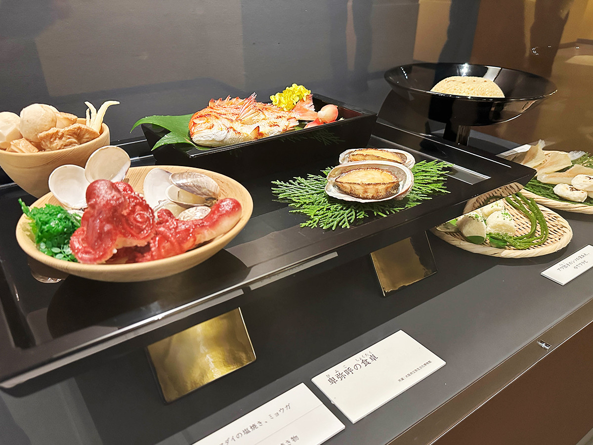 国立科学博物館　特別展「和食 ～日本の自然、人々の知恵～」会場より　第3章「和食の成り立ち」より「卑弥呼の食卓」