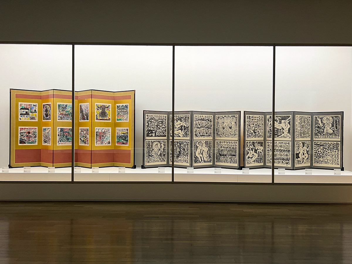 (左から)《谷崎歌々板画柵(左隻)》1956年 棟方志功記念館 / 《追開心経の柵》1957年 日本民藝館