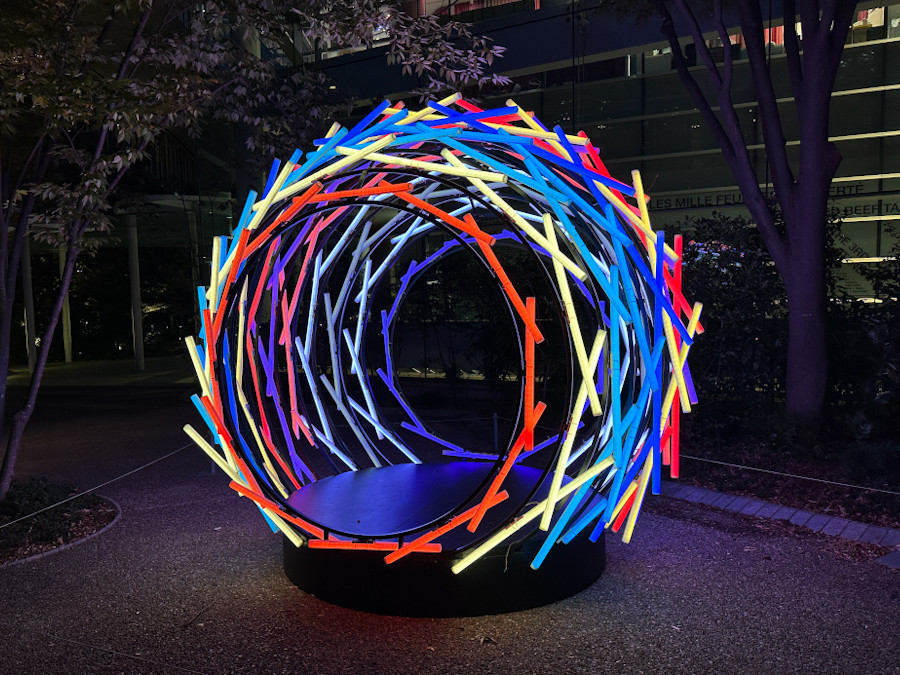 「TORANOMON LIGHT ART」会場より　Vikas Patil & Santosh Gujar《Nest》（インド）