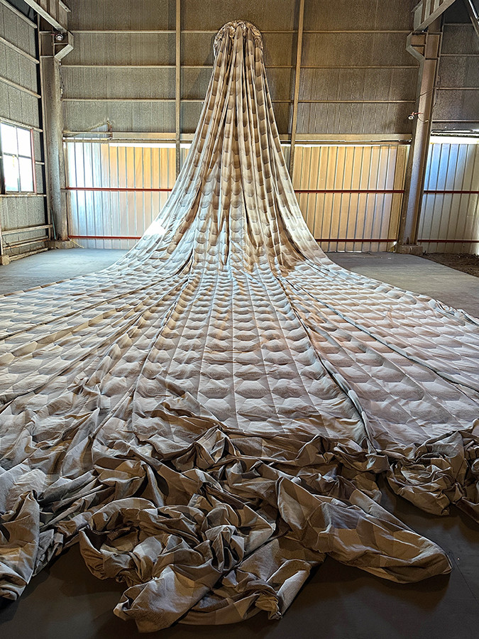 「FUJI TEXTILE WEEK 2023」会場より ネリー・アガシ《mountain wishes come true》