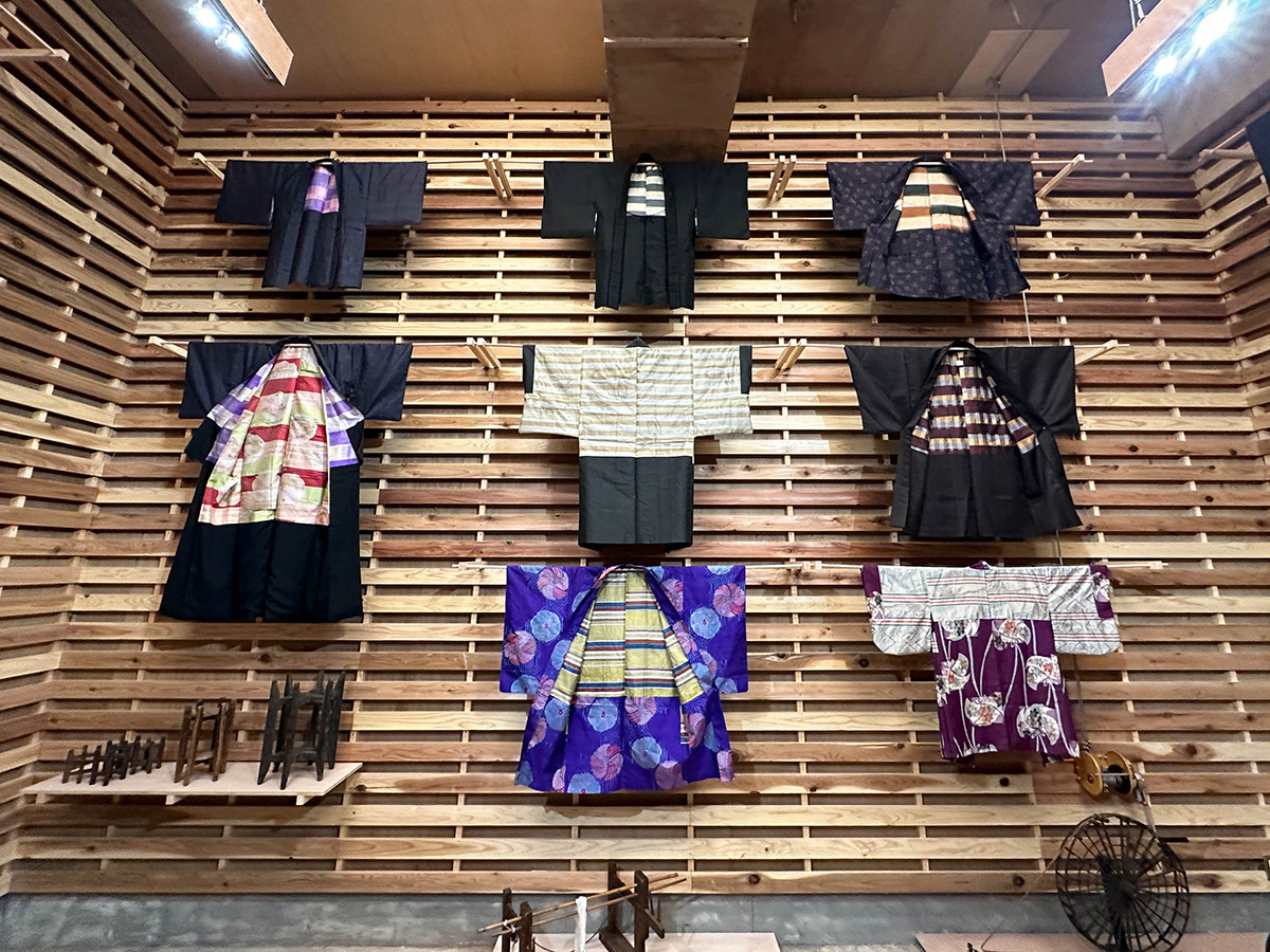 「FUJI TEXTILE WEEK 2023」会場より デザイン展「甲斐絹をよむ」