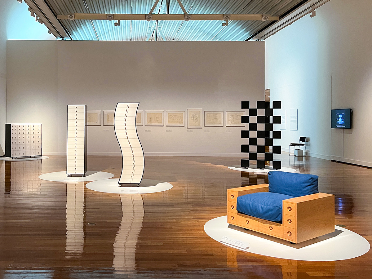 世田谷美術館「倉俣史朗のデザイン ― 記憶のなかの小宇宙」会場