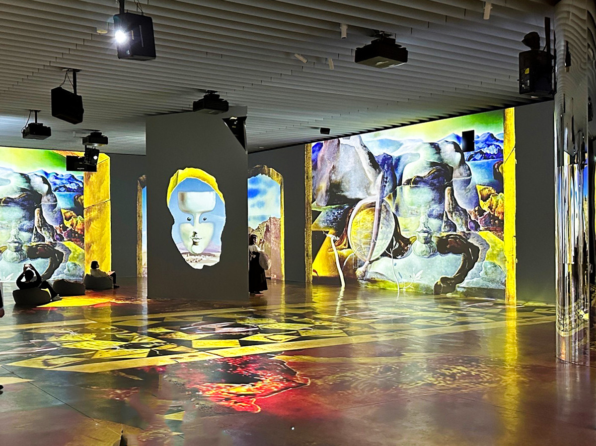 角川武蔵野ミュージアム「サルバドール・ダリ ― エンドレス・エニグマ 永遠の謎 ―」会場 ©角川武蔵野ミュージアム