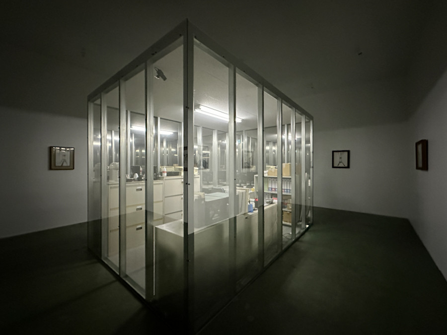 寺田倉庫 G3-6F「TERRADA ART AWARD 2023 ファイナリスト展」会場より 冨安由真(金島隆弘賞)の作品