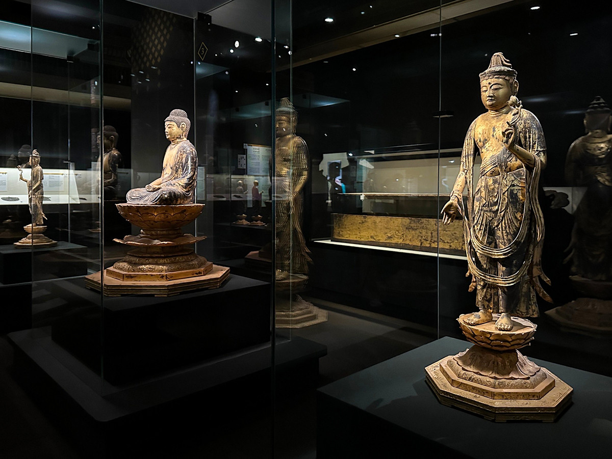 東京国立博物館 本館 特別5室　建立900年 特別展「中尊寺金色堂」会場
