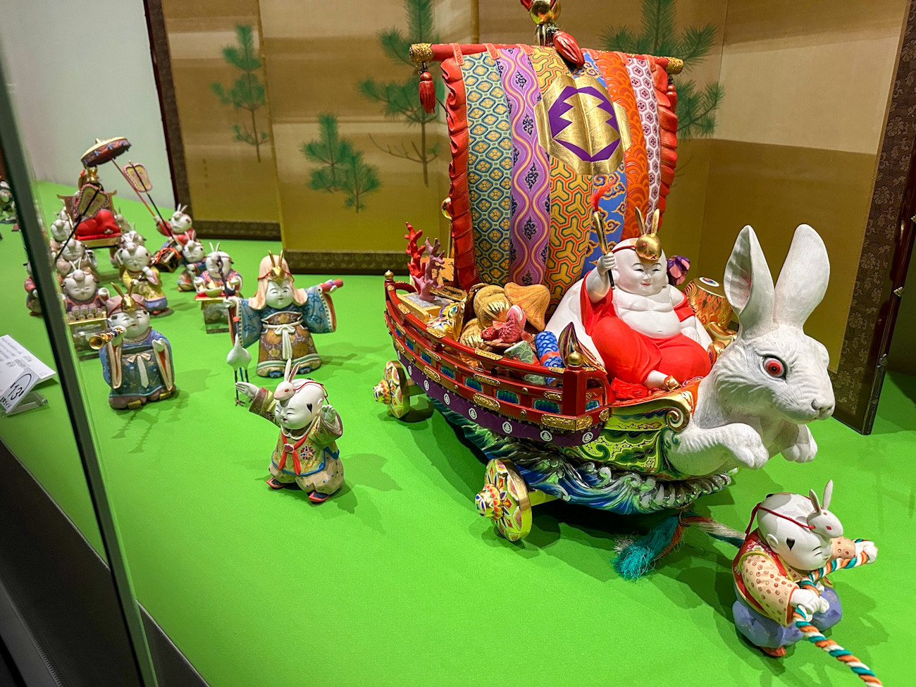 静嘉堂＠丸の内「岩﨑家のお雛さま」会場