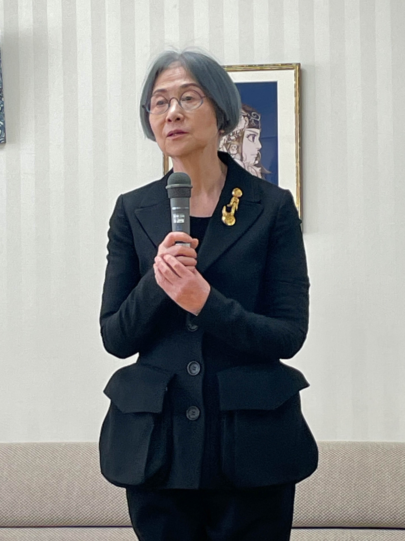 京都文化博物館「コスチュームジュエリー 美の変革者たち」会場より 小瀧千佐子氏(展覧会監修者・コスチュームジュエリー研究家)