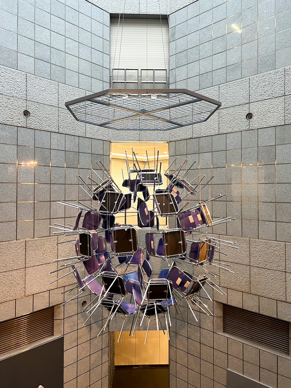 埼玉県立近代美術館「アブソリュート・チェアーズ」会場