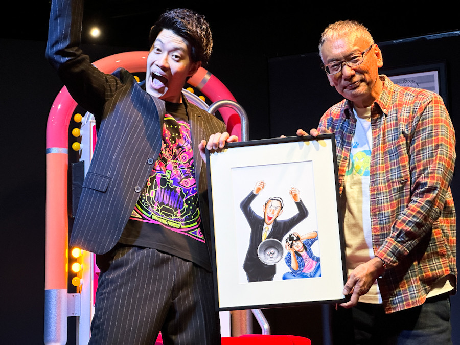 東京ドームシティ Gallery AaMo(ギャラリー アーモ)「逆境回顧録 大カイジ展」会場より 福本さんから粗品さんに描き下ろしイラストが進呈
