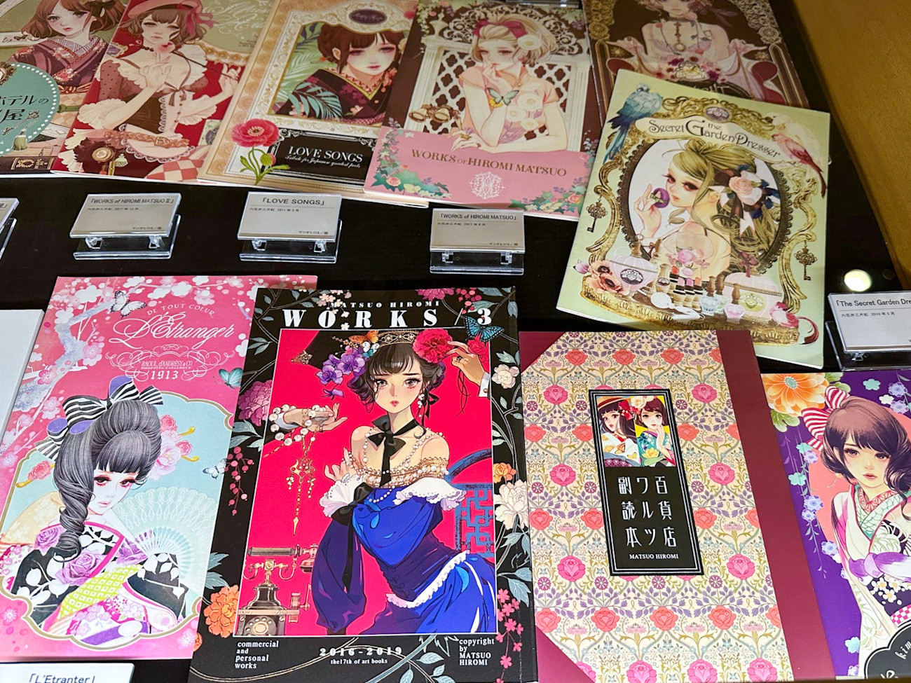 弥生美術館「マツオヒロミ展 レトロモダンファンタジア」会場