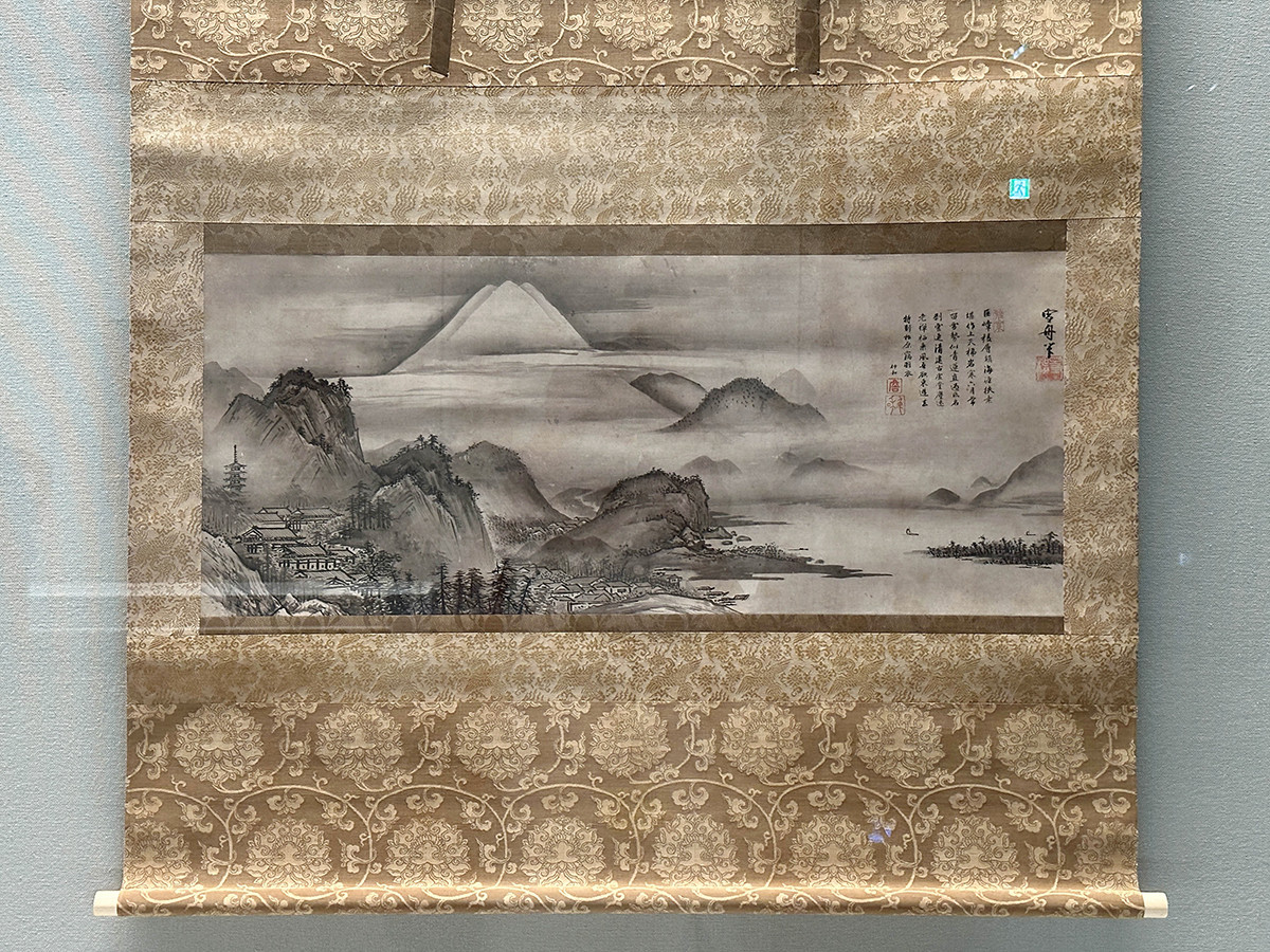 京都国立博物館　特別展「雪舟伝説」会場より　《富士三保清見寺図》伝雪舟筆　詹仲和賛　室町時代（16世紀）永青文庫［全期間展示］