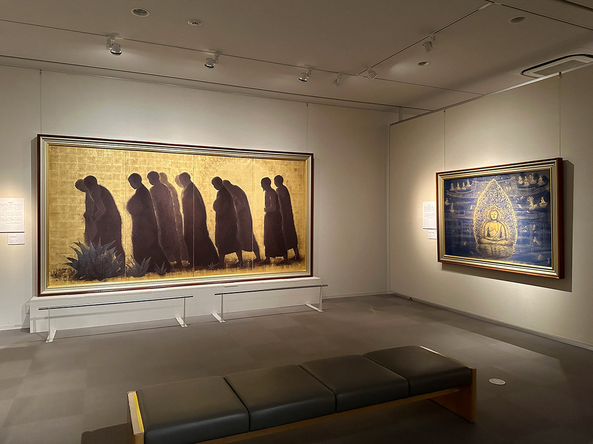 (左から)《求法高僧東帰図》1964(昭和39)年 34歳 平山郁夫美術館 / 《浄土幻想 宇治平等院》2005(平成17)年 75歳