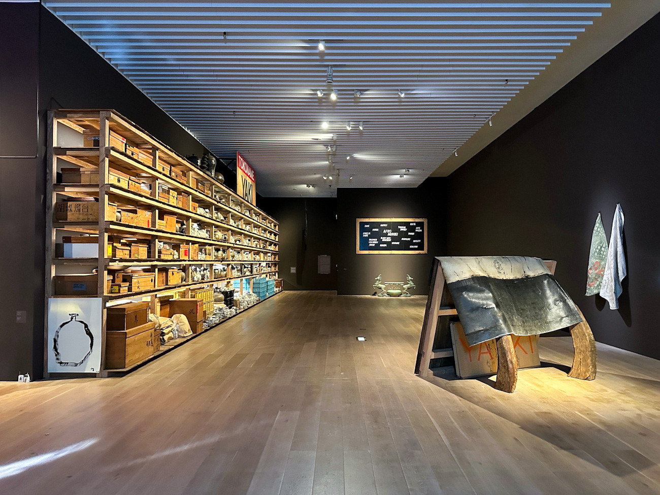 森美術館「シアスター・ゲイツ展：アフロ民藝」