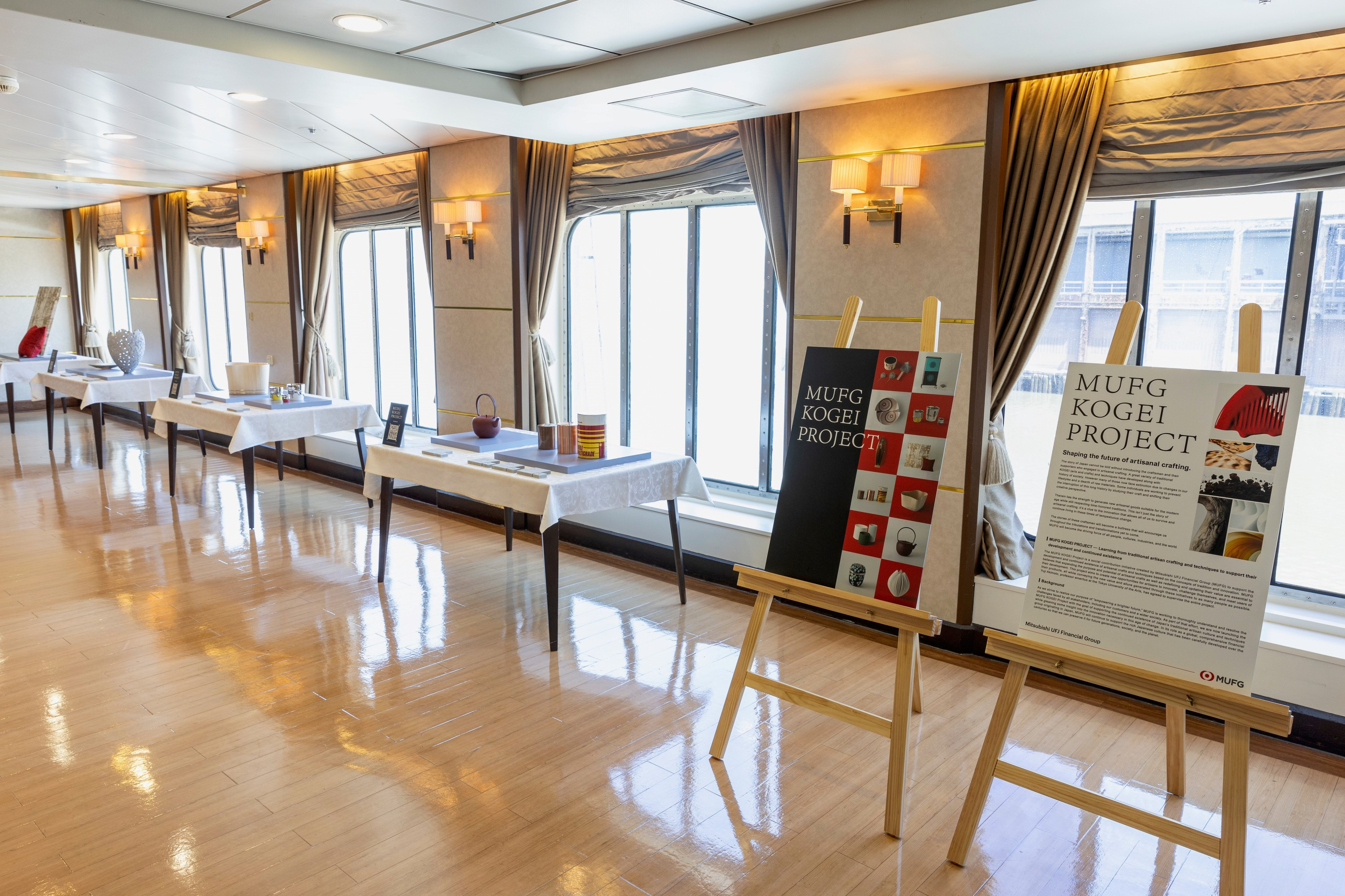 「飛鳥Ⅱ」船内展示の様子