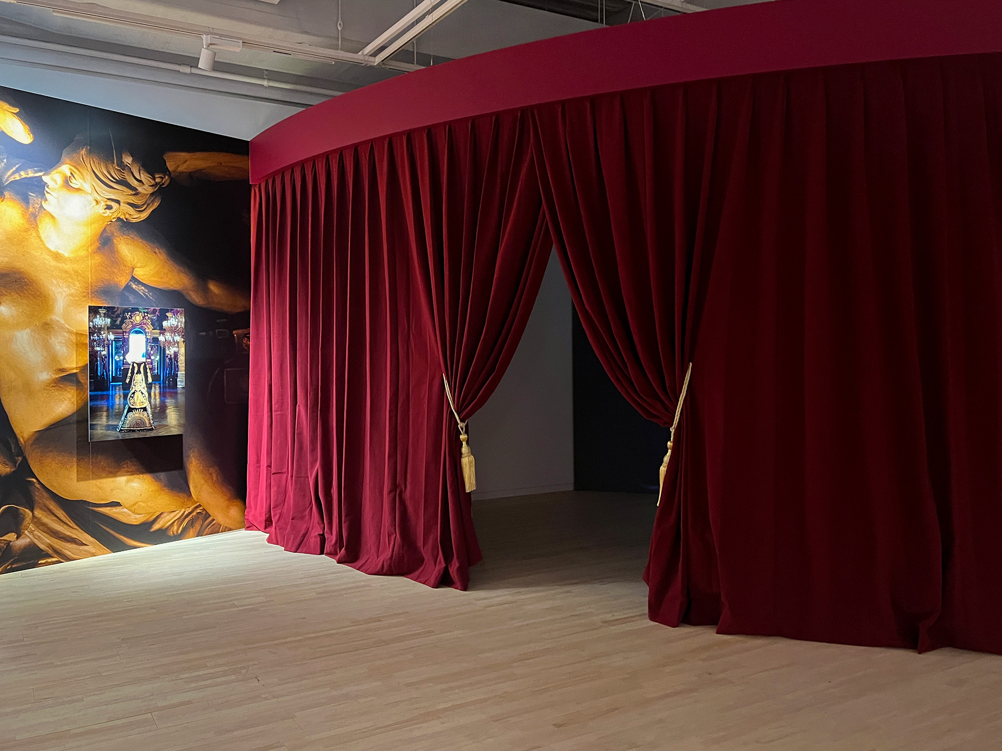 ポーラ ミュージアム アネックス 田原桂一「OPÉRA de PARIS」会場