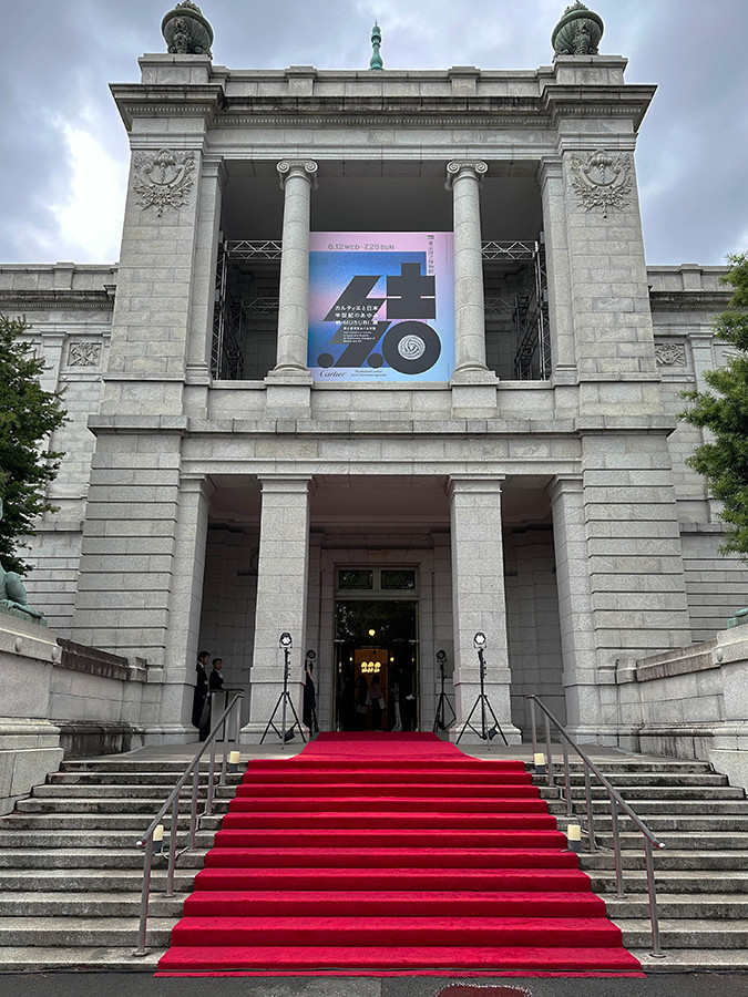 東京国立博物館 表慶館「カルティエと日本 半世紀のあゆみ 『結 MUSUBI』展 ― 美と芸術をめぐる対話」会場より