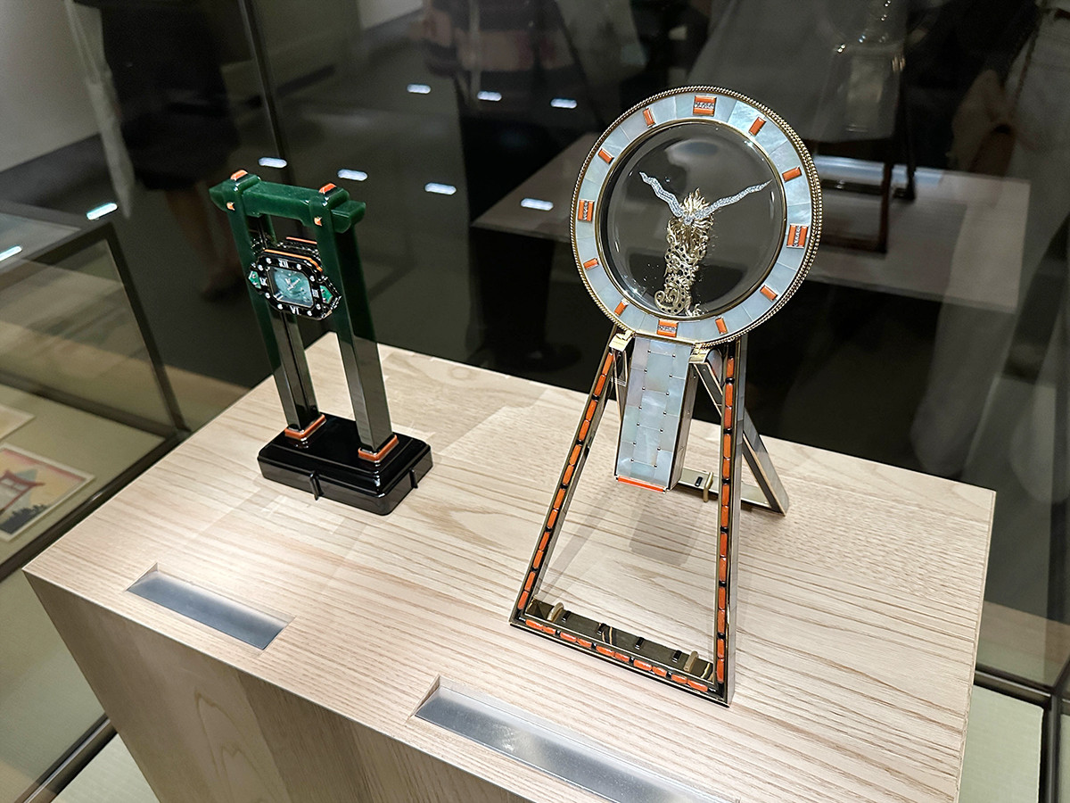 東京国立博物館 表慶館「カルティエと日本 半世紀のあゆみ 『結 MUSUBI』展 ― 美と芸術をめぐる対話」会場より