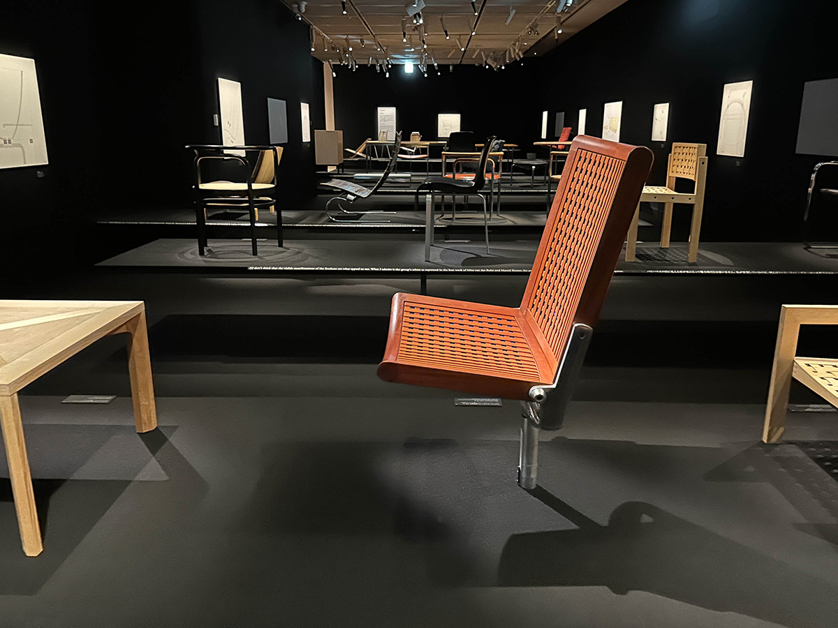 パナソニック汐留美術館「ポール・ケアホルム展」会場より　2章「家具の建築家」