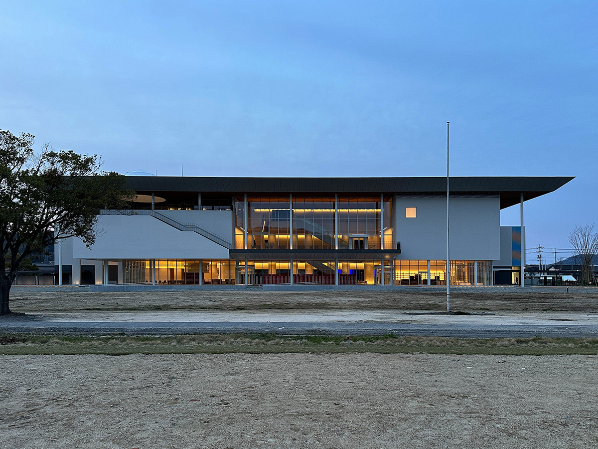 鳥取県立美術館 南側外観