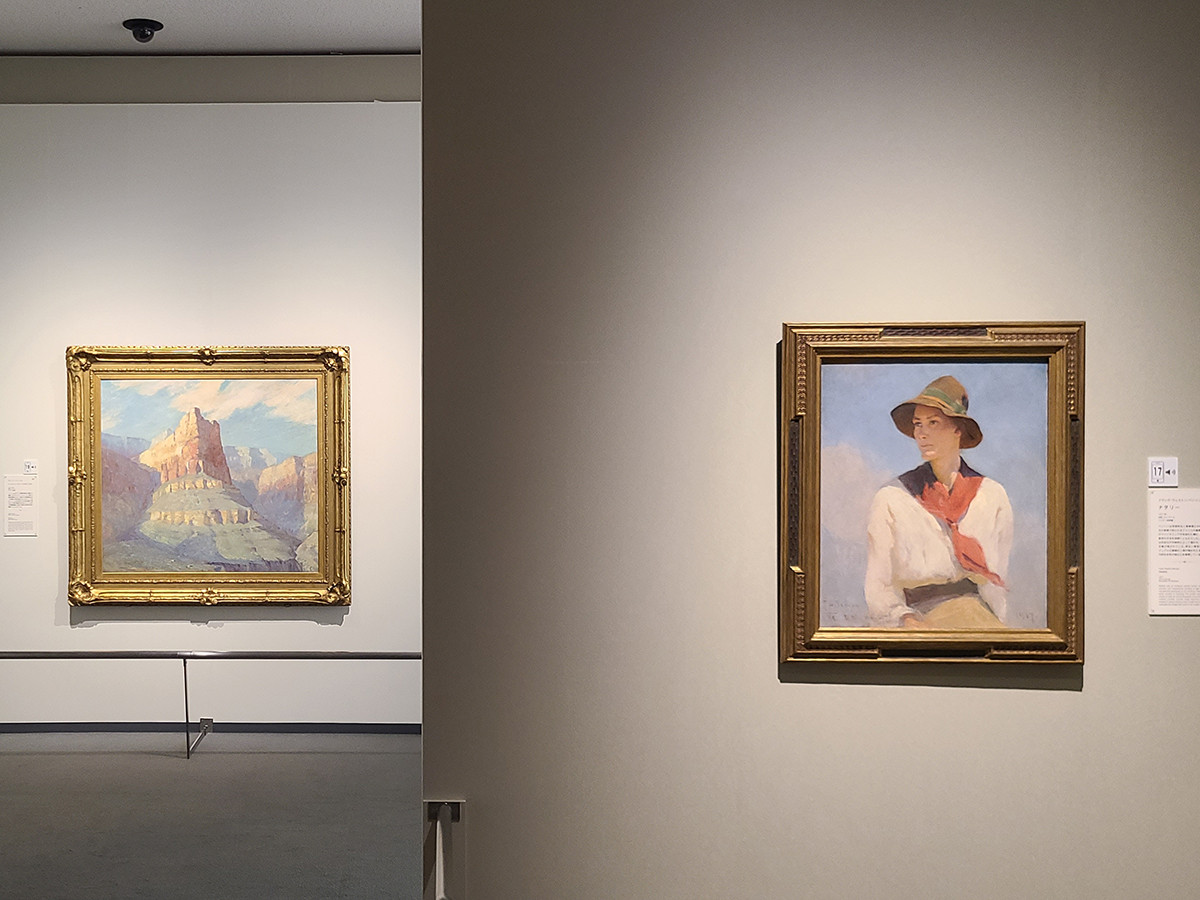 （左）デウィット・パーシャル《ハーミット・クリーク・キャニオン》1910-16年 ウスター美術館 「印象派　モネからアメリカへ　ウスター美術館所蔵」展示風景、東京富士美術館、2024年