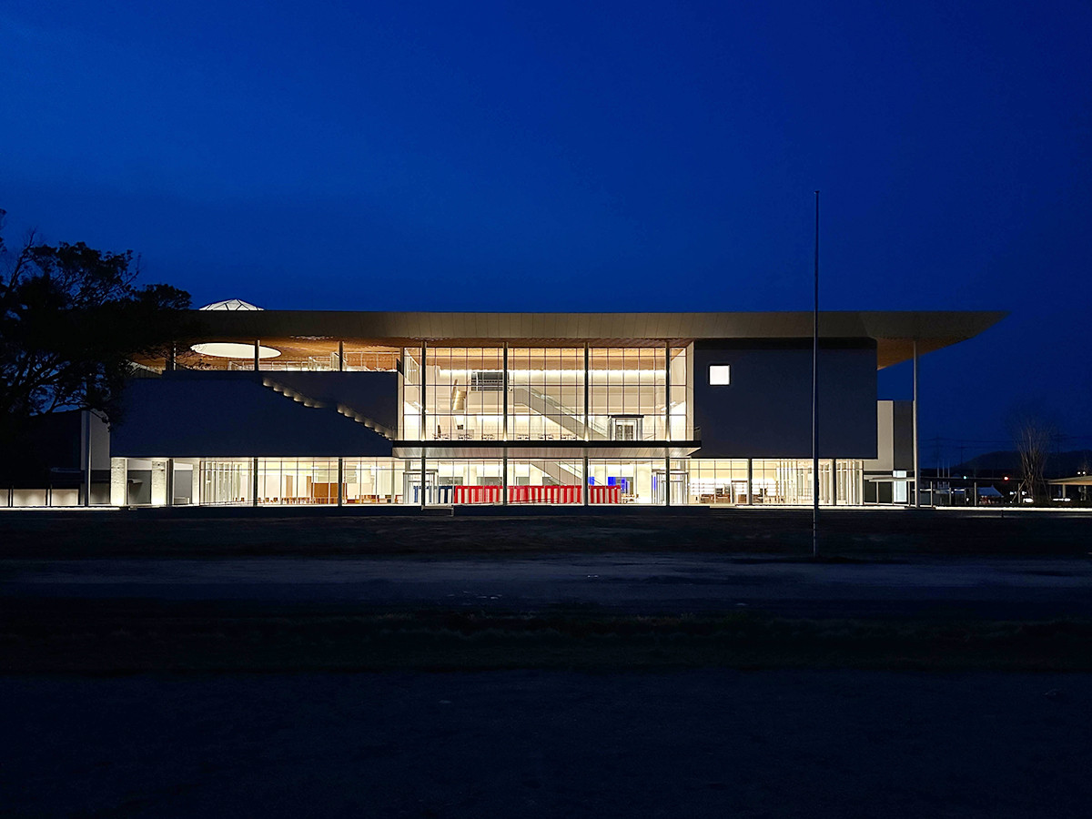 鳥取県立美術館 南側外観