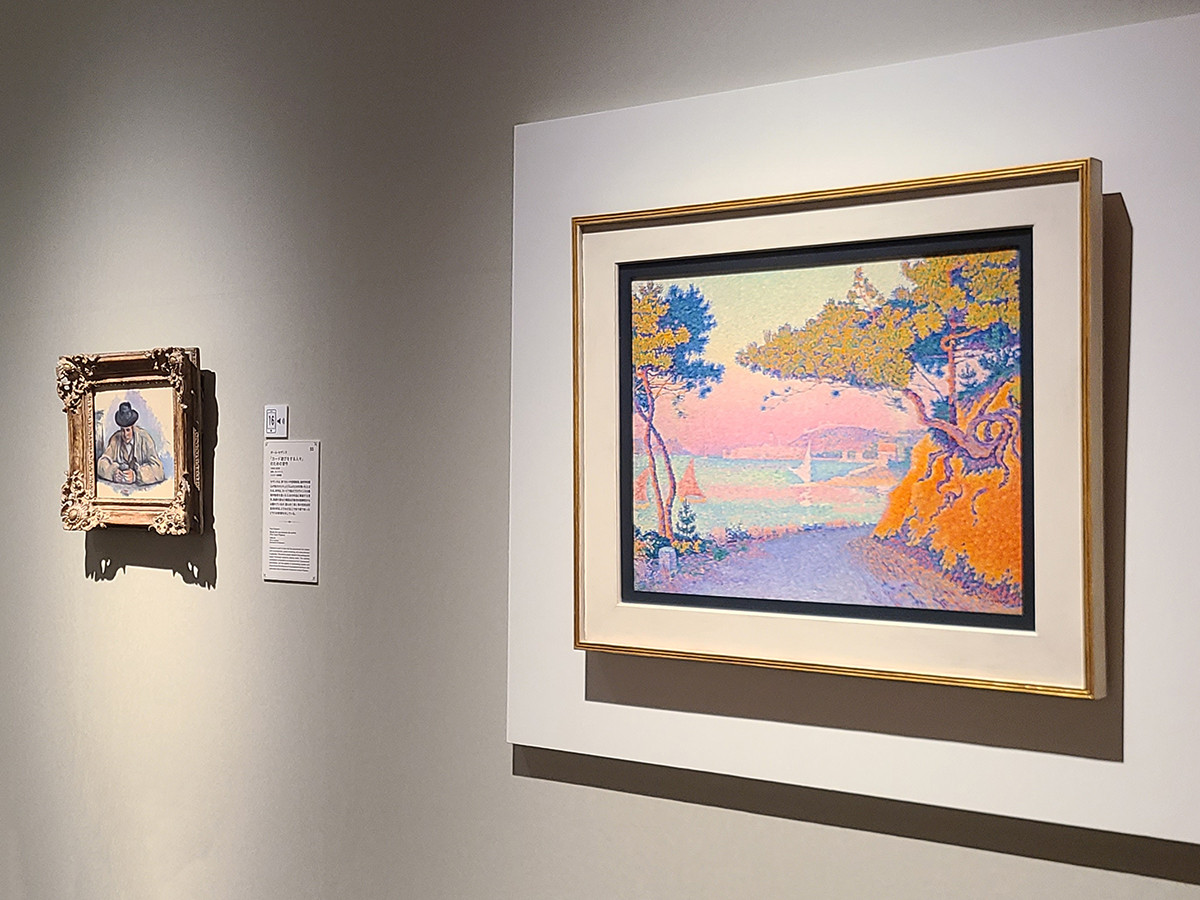 （手前）ポール・シニャック《ゴルフ・ジュアン》1896年　ウスター美術館 「印象派　モネからアメリカへ　ウスター美術館所蔵」展示風景、東京富士美術館、2024年