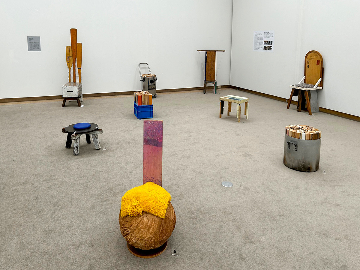 愛知県美術館「アブソリュート・チェアーズ 現代美術のなかの椅子なるもの」会場