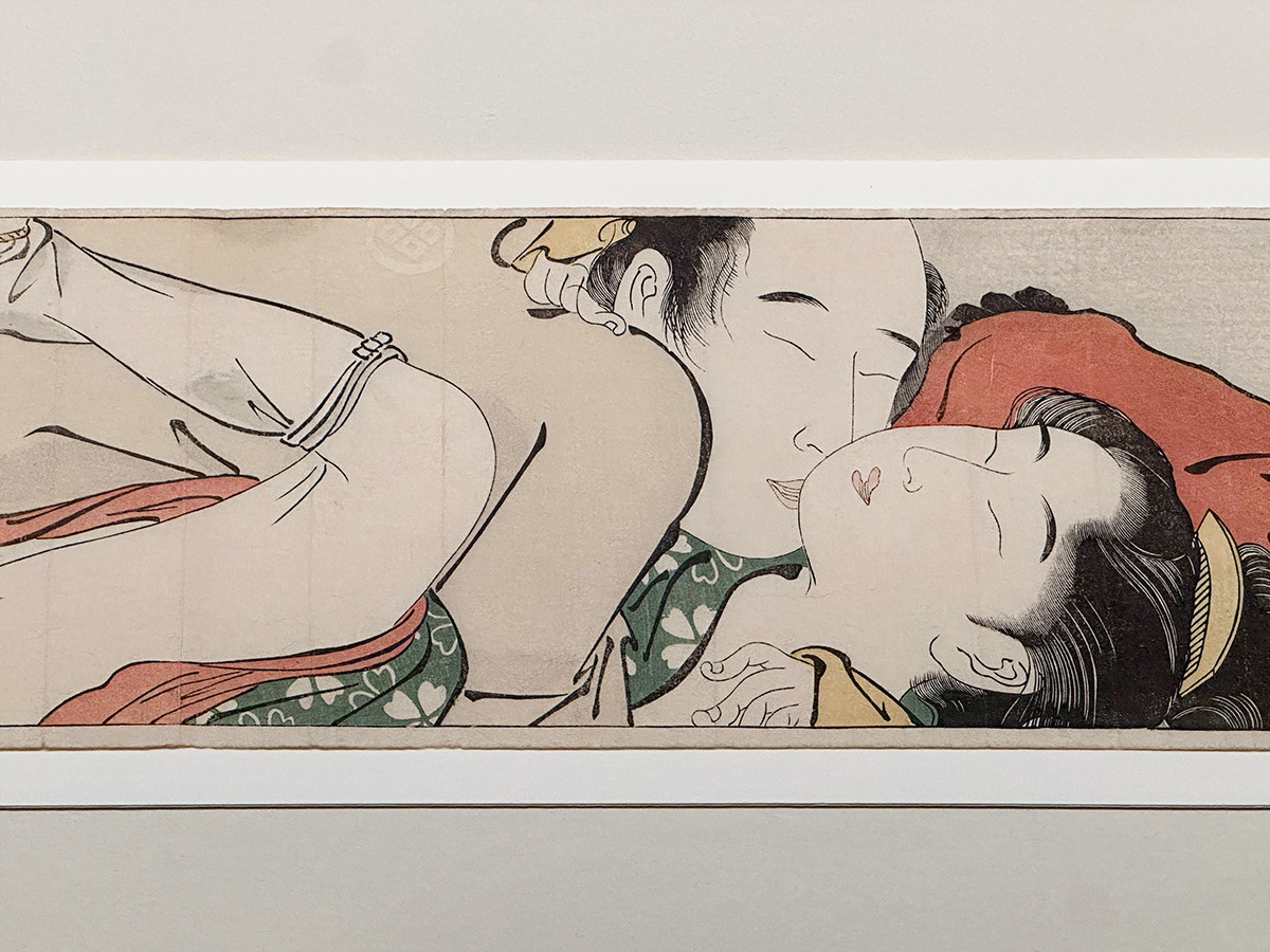 細見美術館「美しい春画－北斎・歌麿、交歓の競艶－」会場より　鳥居清長『袖の巻』天明5年頃　国際日本文化研究センター