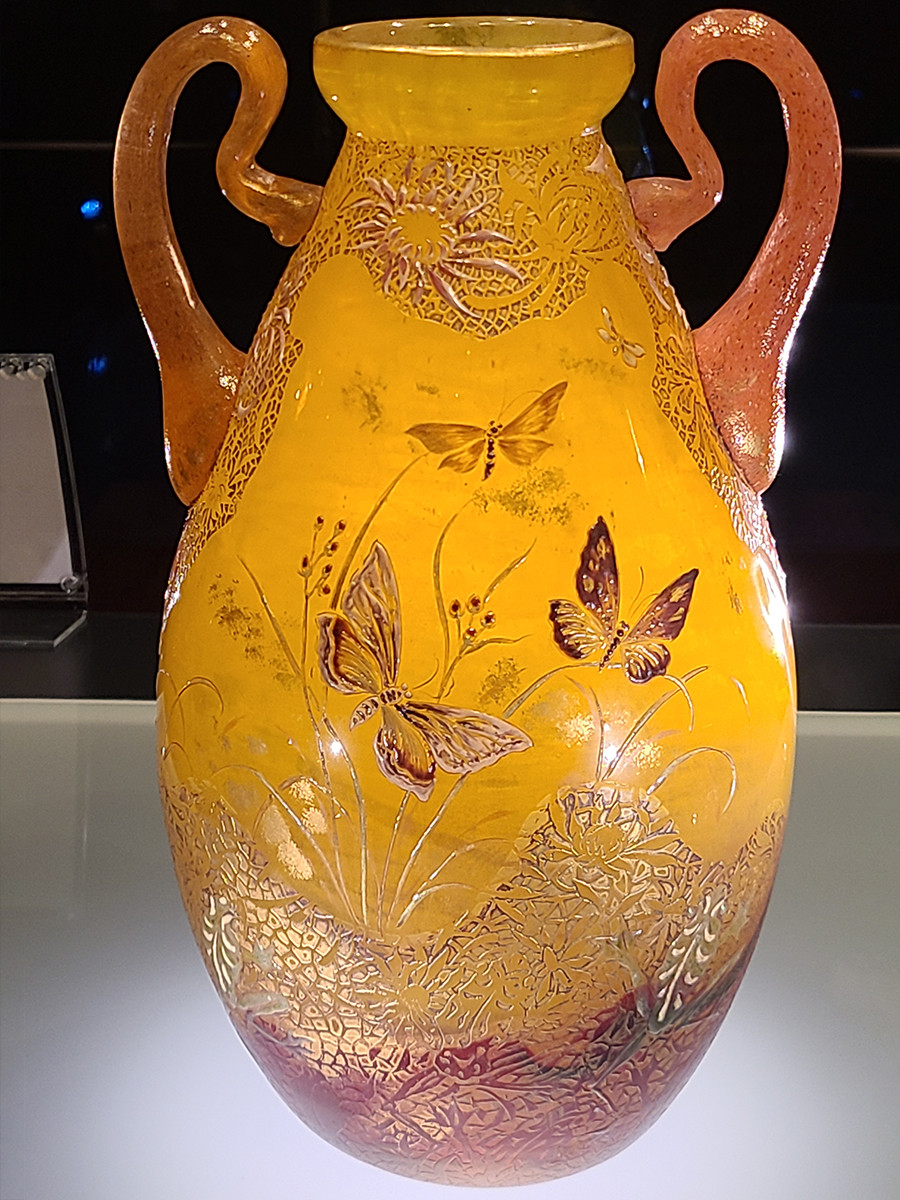 エミール・ガレ 蝶文双耳花器 1895年頃