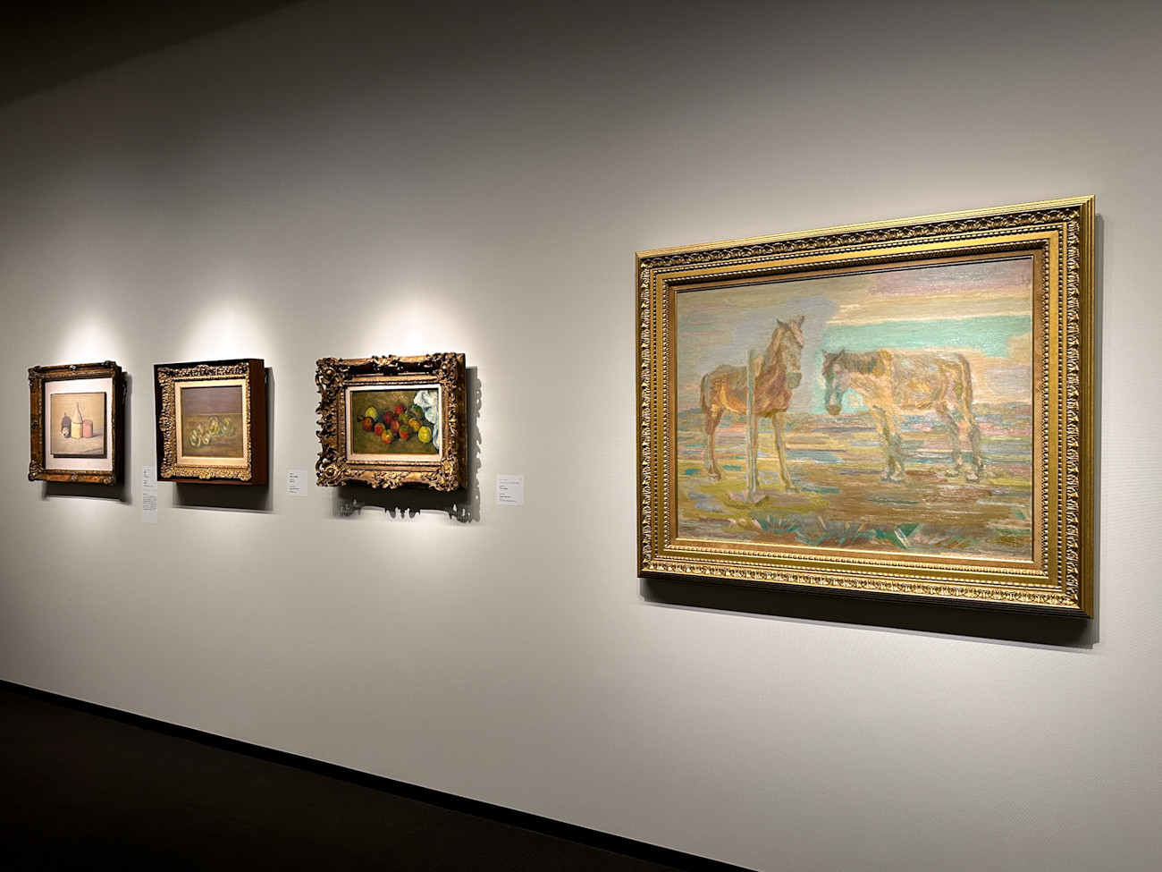 三菱一号館美術館「『不在』―トゥールーズ=ロートレックとソフィ・カル」会場