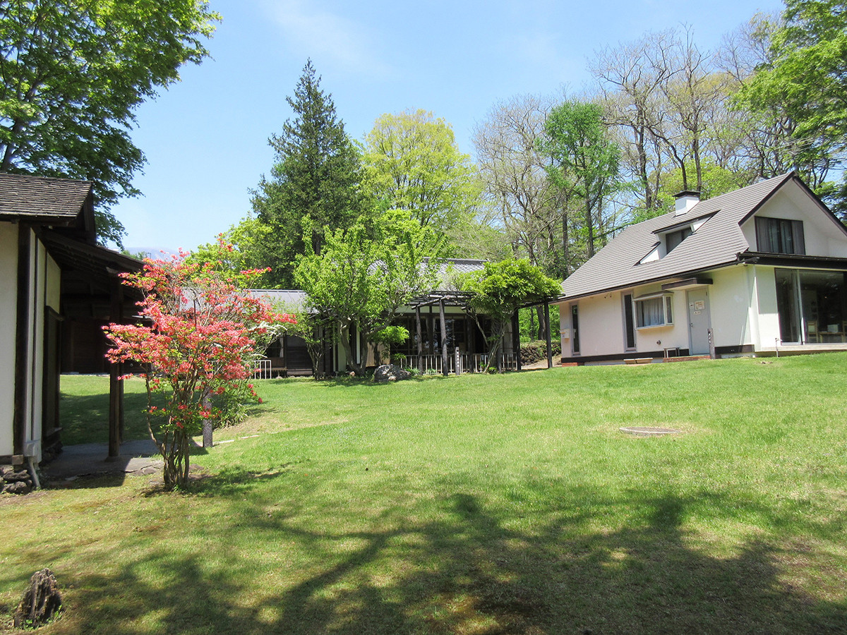 カフェ・シヤノアルと漆黑の自動車