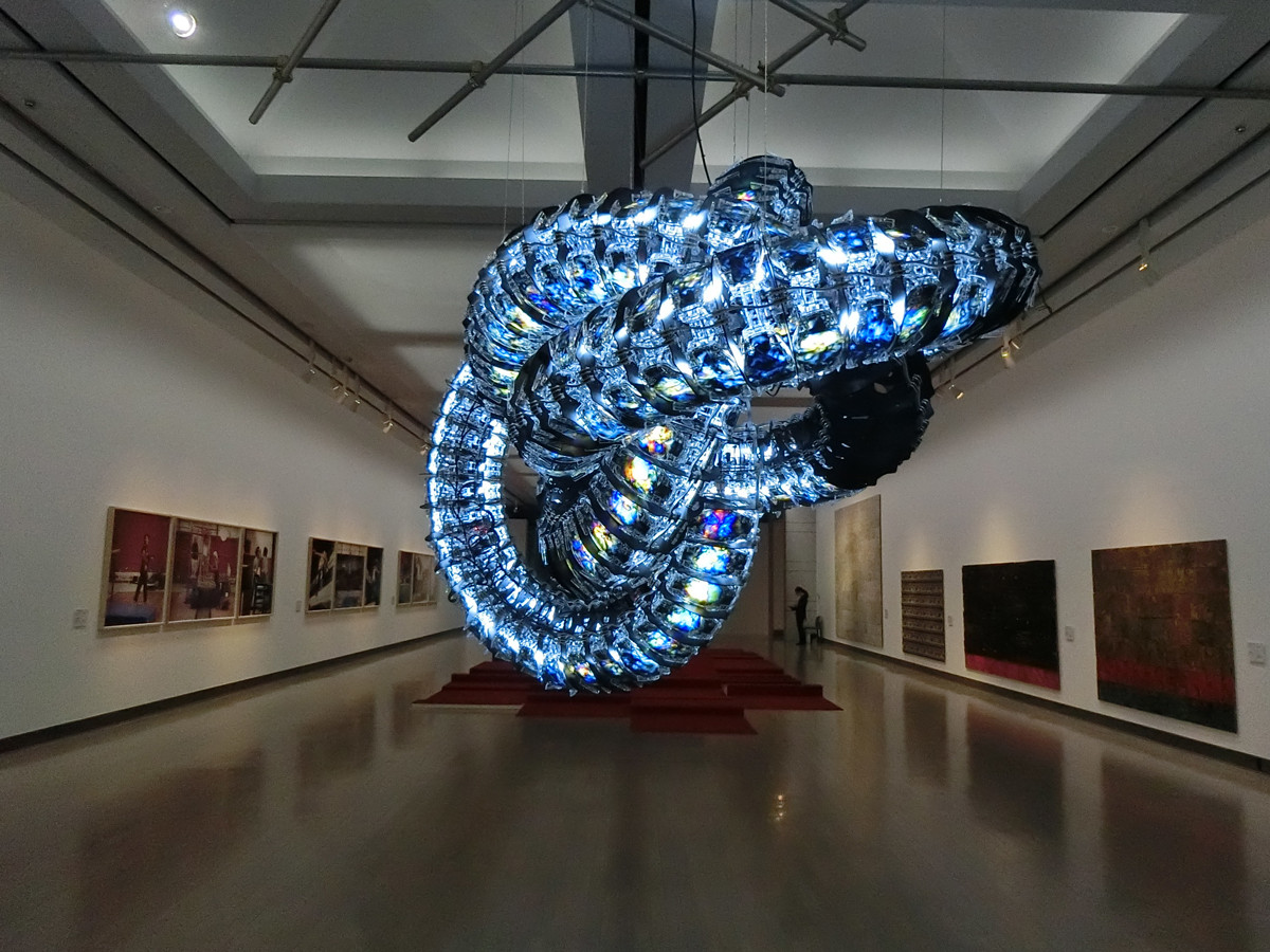 ヨコハマトリエンナーレ2020 「AFTERGLOW―光の破片をつかまえる」