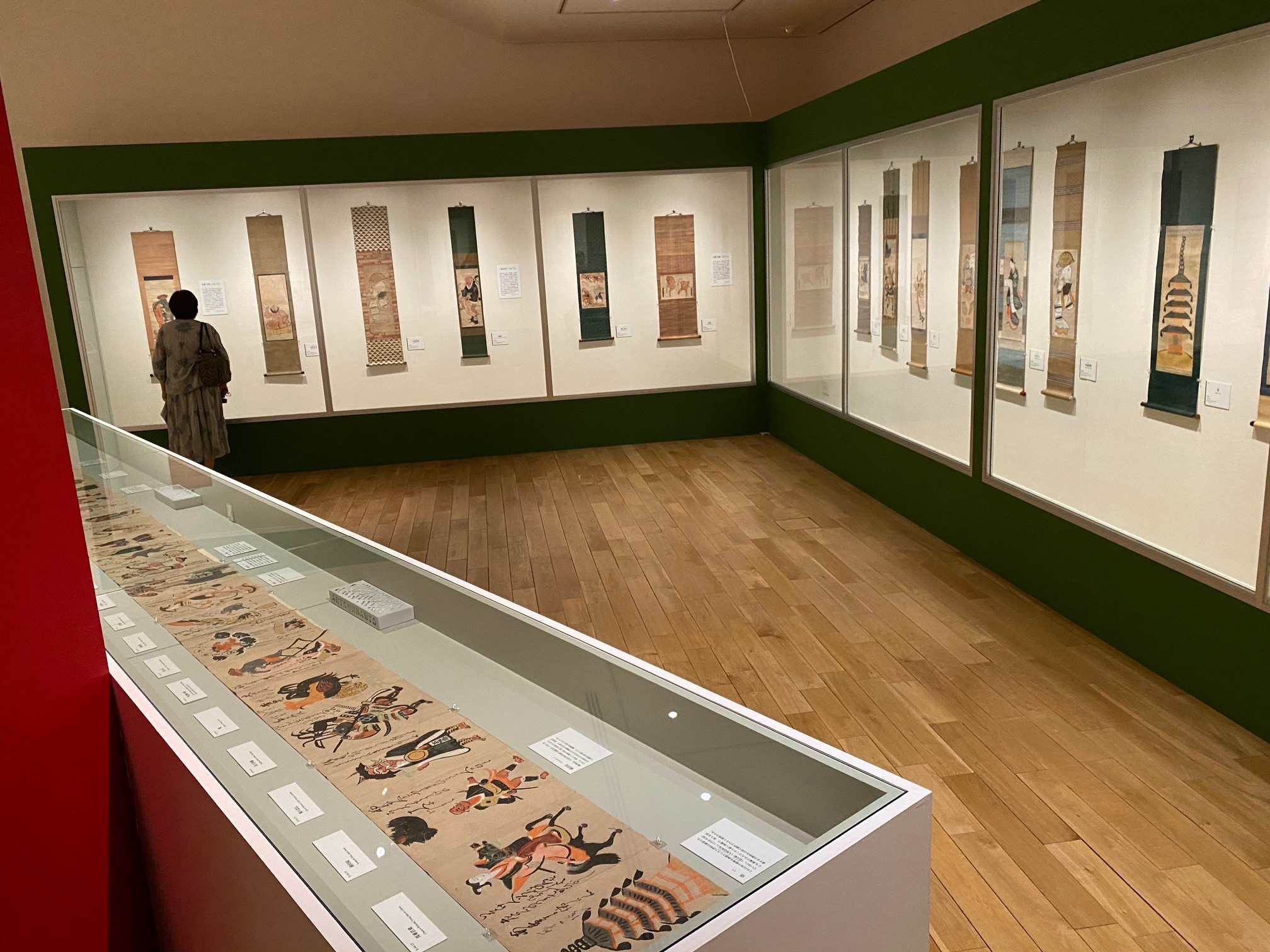土産物を美術の視点で紹介 ― 東京ステーションギャラリーで「もうひとつの江戸絵画 大津絵」