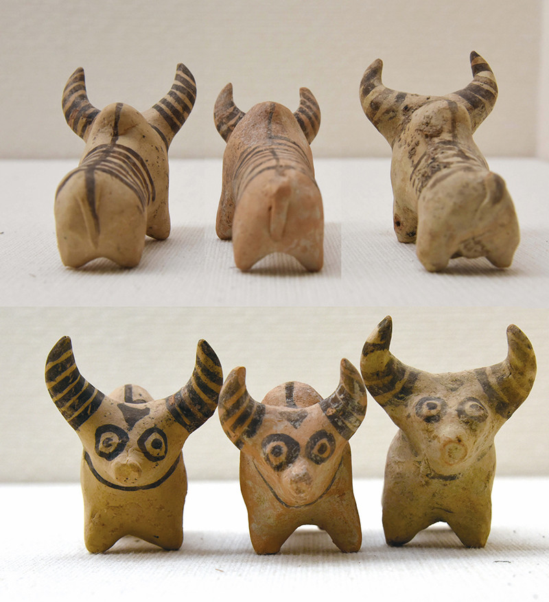 《コブウシ土偶》