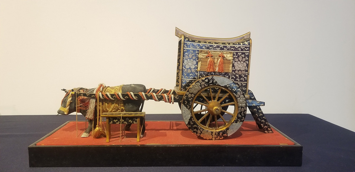 《御殿づくりの雛飾り》