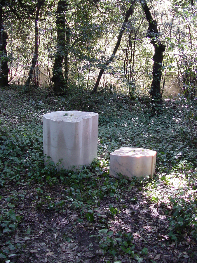 すべての ひとに 石が ひつよう 目と、手でふれる世界