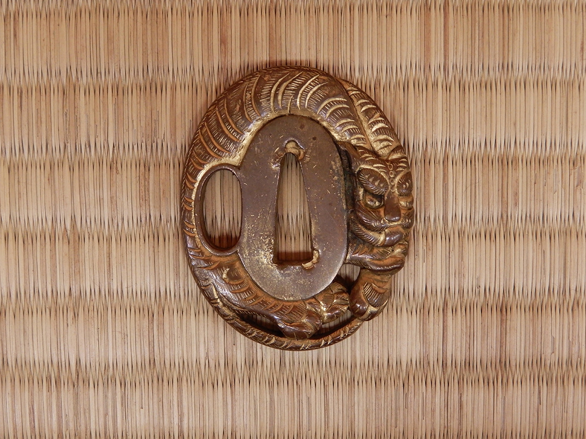 《虎形鐔》